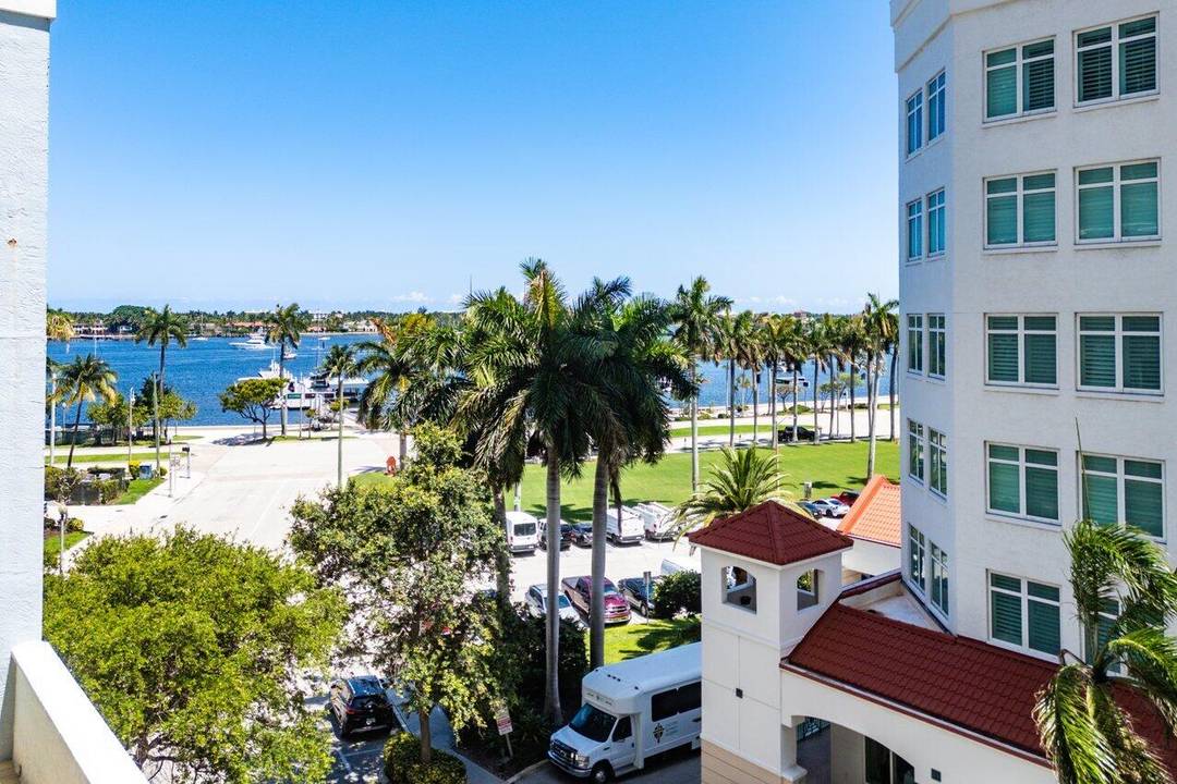 AVAILABLE MAY 15th DEC. 15th 2026 ONE OF A KIND, FULLY FURISHED 1 BED 1 BATH CONDO IN THE HEART OF WEST PALM BEACH WITH A HUGE TERRACE AND SE ...