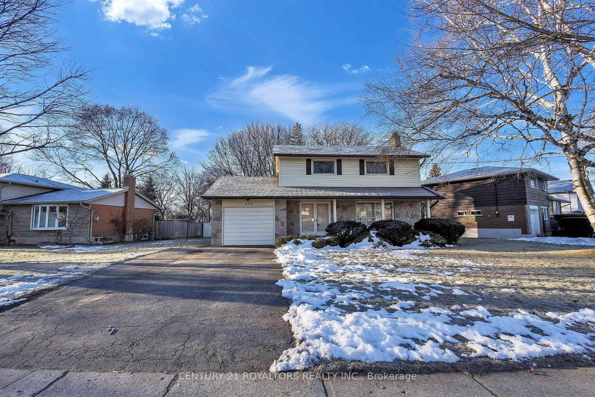 Welcome to this Beautiful Maintained Home on a 98 x 134 Feet Lot Size !
