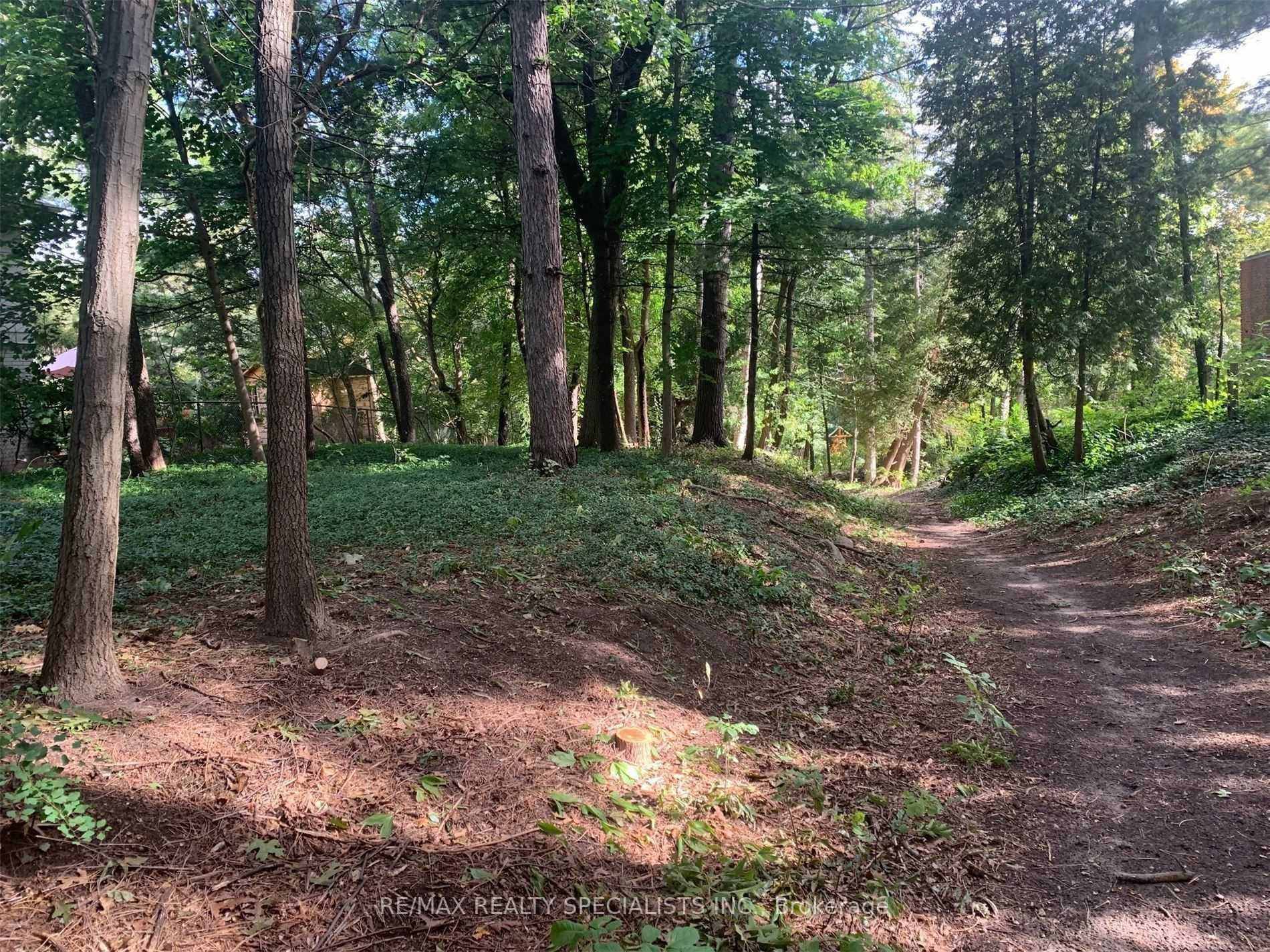 Amazing Opportunity for Builders, Investors or anyone wishing to build their Dream Home on a stunning ravine like lot.