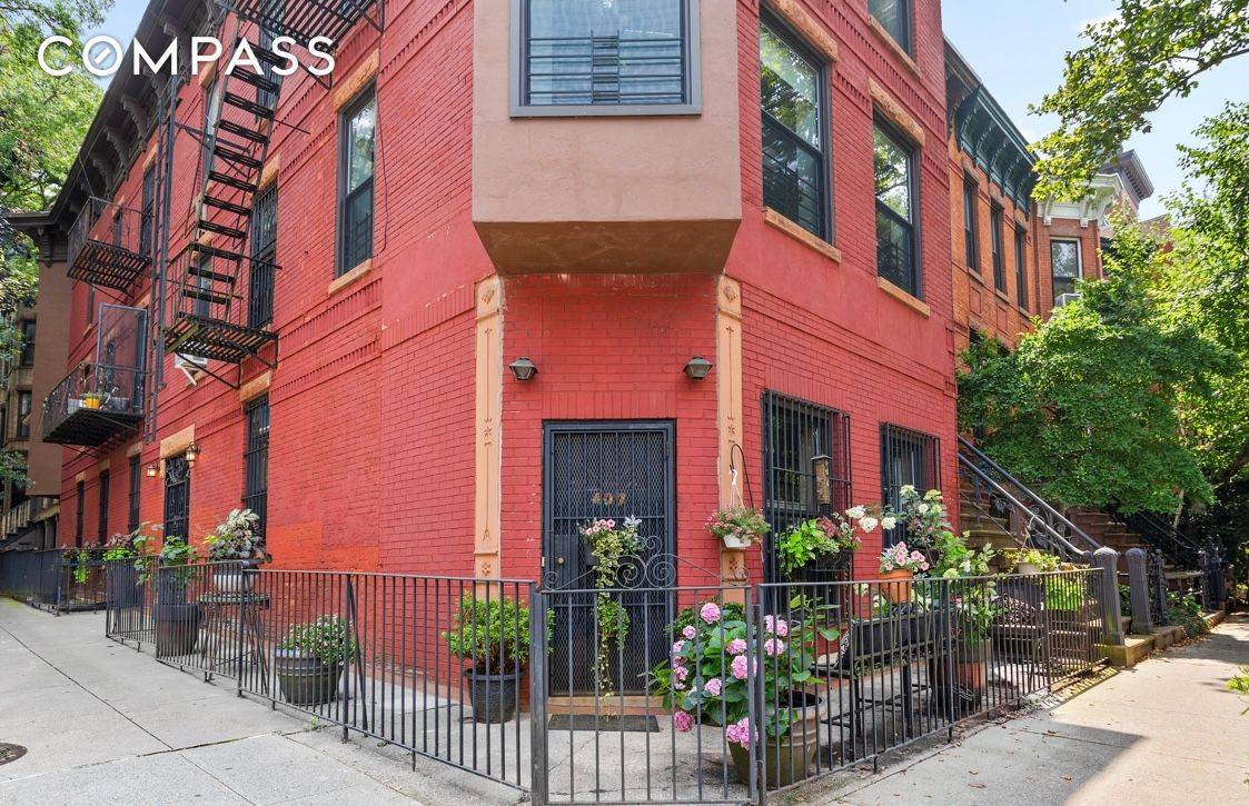 Discover a rare gem in the heart of Park Slope this unique corner studio offers the perfect blend of charm, comfort, and convenience.