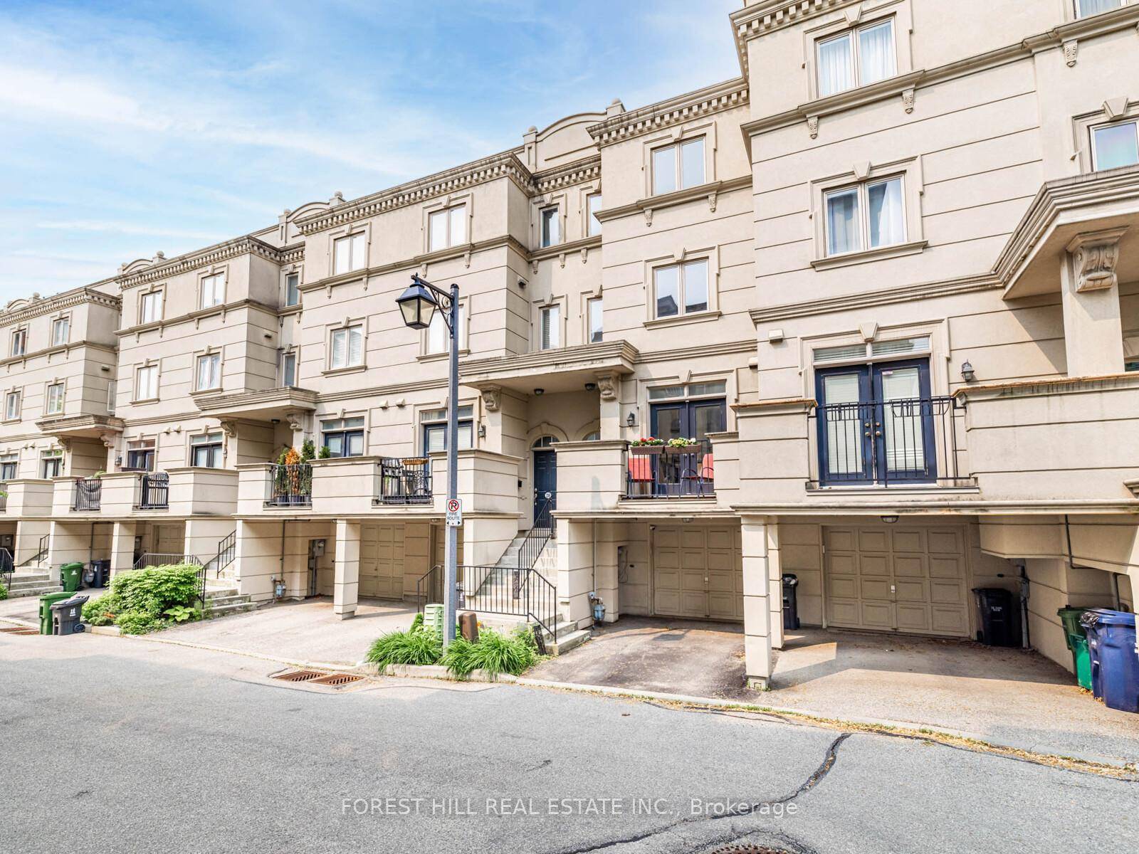 Captivating Elegant amp ; UPGRADES Luxury Townhouse In Prestigious Bayview and Sheppard Neighbourhood Top Ranked School HOLLYWOOD PS Beautifully designed, modern comfort open concept floor plan and offering 2100 sq.