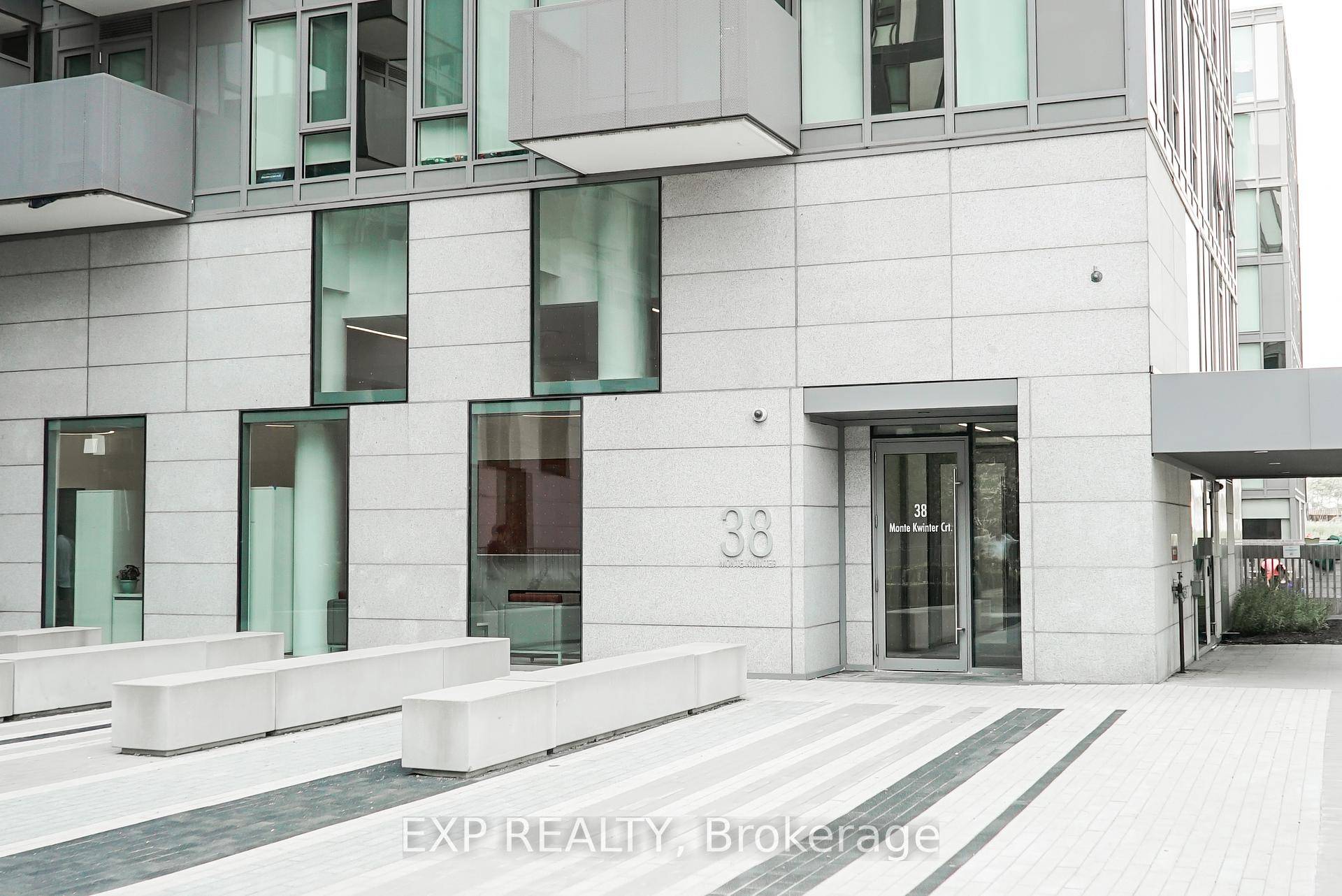 Prime Location, Exceptional Amenities, Great unit !