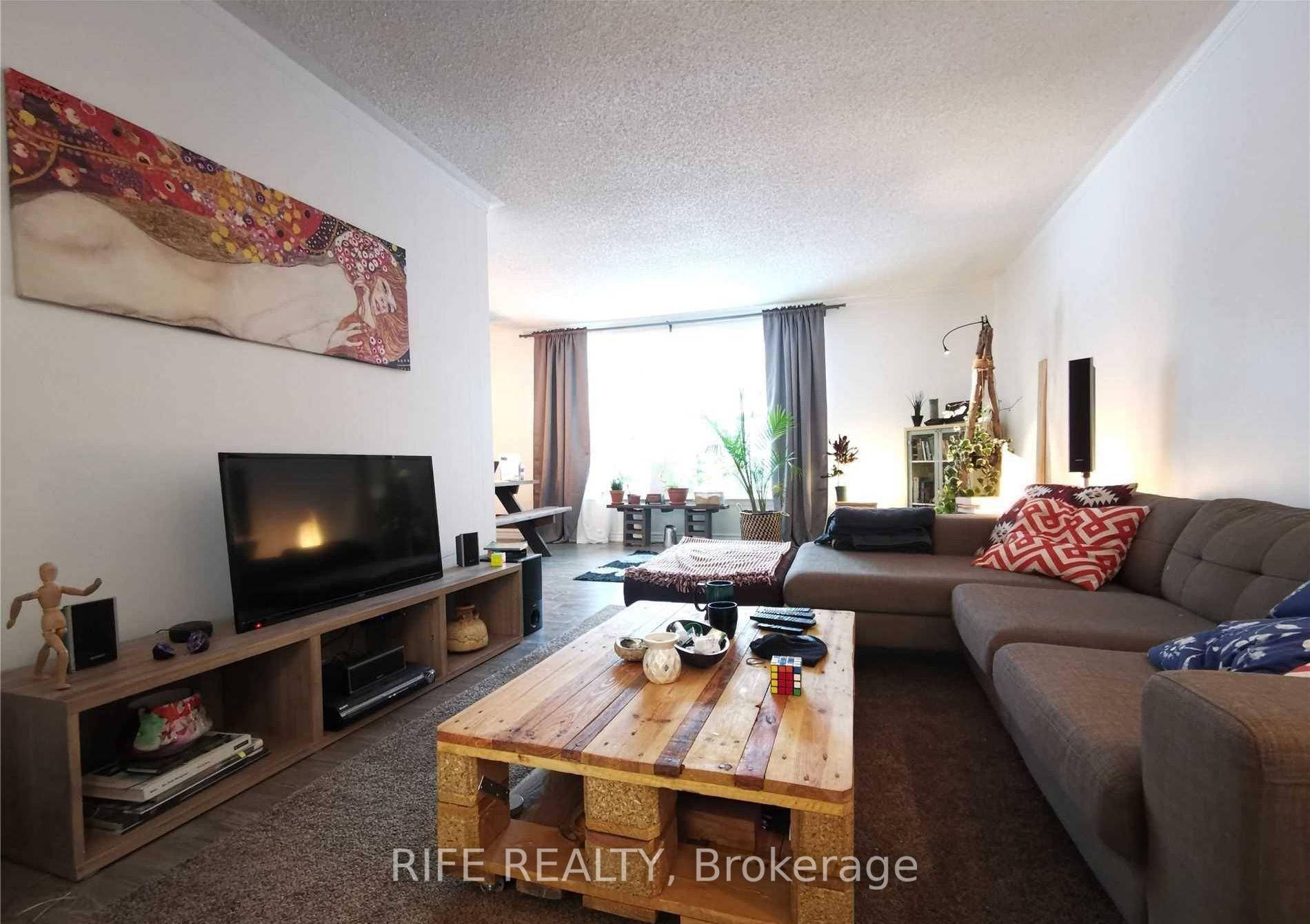 Rare Opportunity ! 54 x 112 Ft Ravine Lot Backing Onto a Beautiful Park !