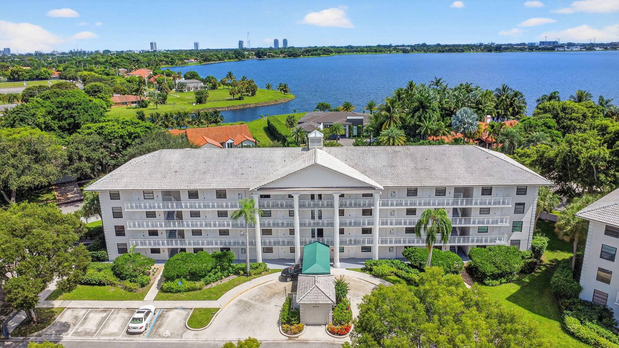 One of most desirable units at Whitehall !