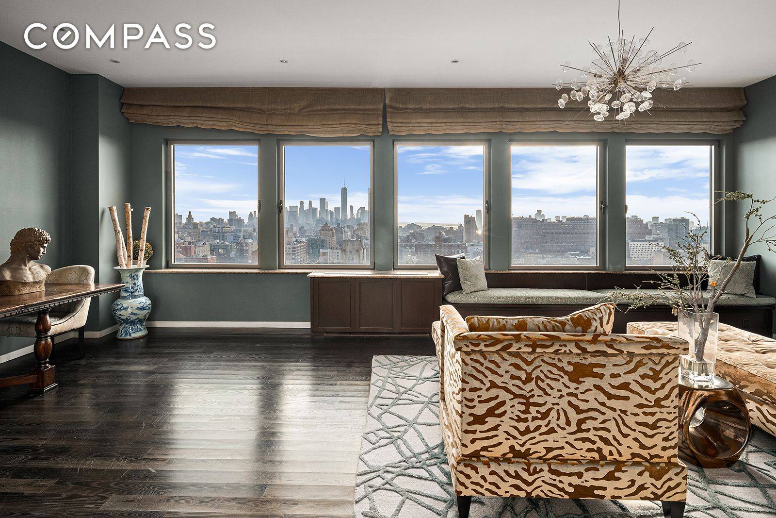 Helicopter skyline views are yours in this spectacularly iconic penthouse with multiple private terraces.