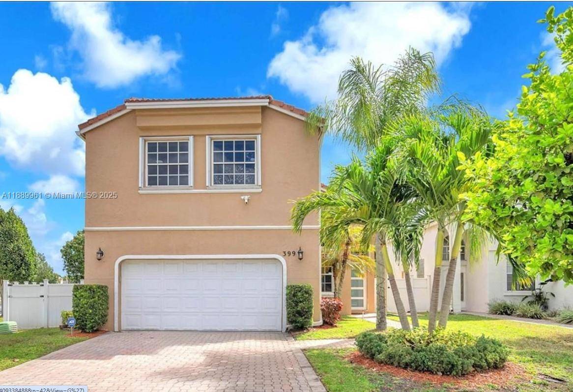 Amazing 4 bedrooms 2 bathrooms single family house in the gated community of Towngate West Pembroke Pines area.