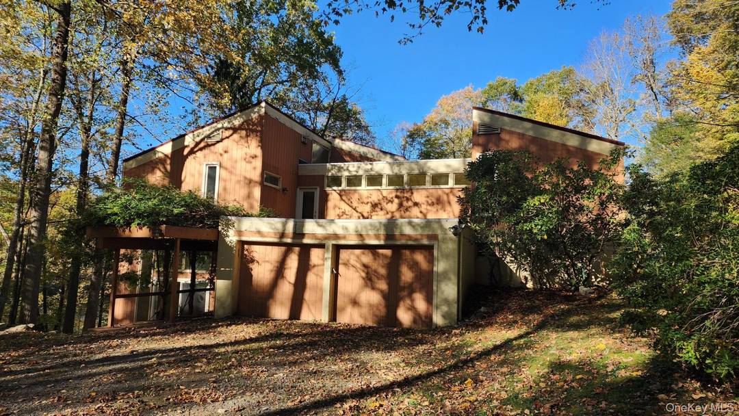 This 4 bedroom, 3. 5 bath home is located on 3.