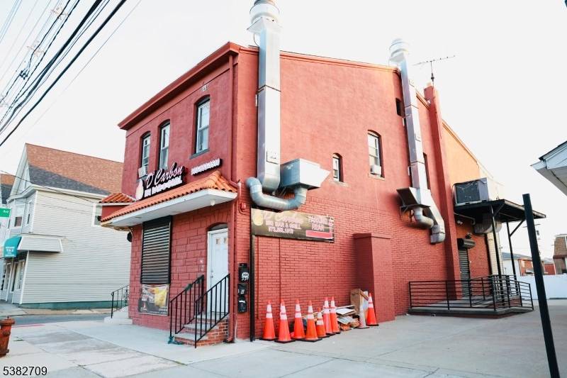 INVESTMENT or OWNER USER OPPORTUNITY !