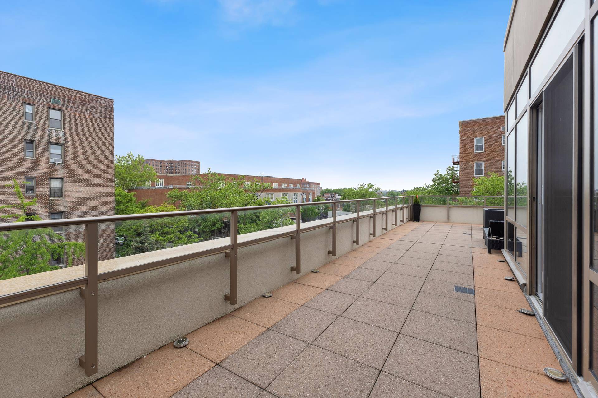 VIRTUAL TOURS AVAILABLE LARGE PRIVATE TERRACE ASSIGNED PARKING AND STORAGE UNIT Located in Forest Hills, this expansive 2 bedroom, 2 bathroom residence boasts an open layout and a large 860 ...