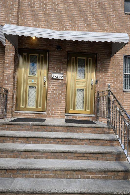 Spacious whole house 3 Bedroom Rental with Parking amp ; Outdoor Space in the Heart of Bayside.