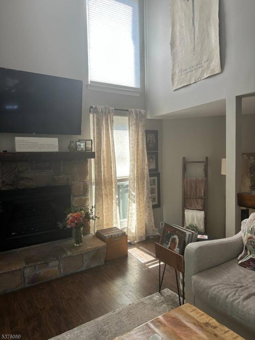 Not Your Ordinary Meadows Townhouse !