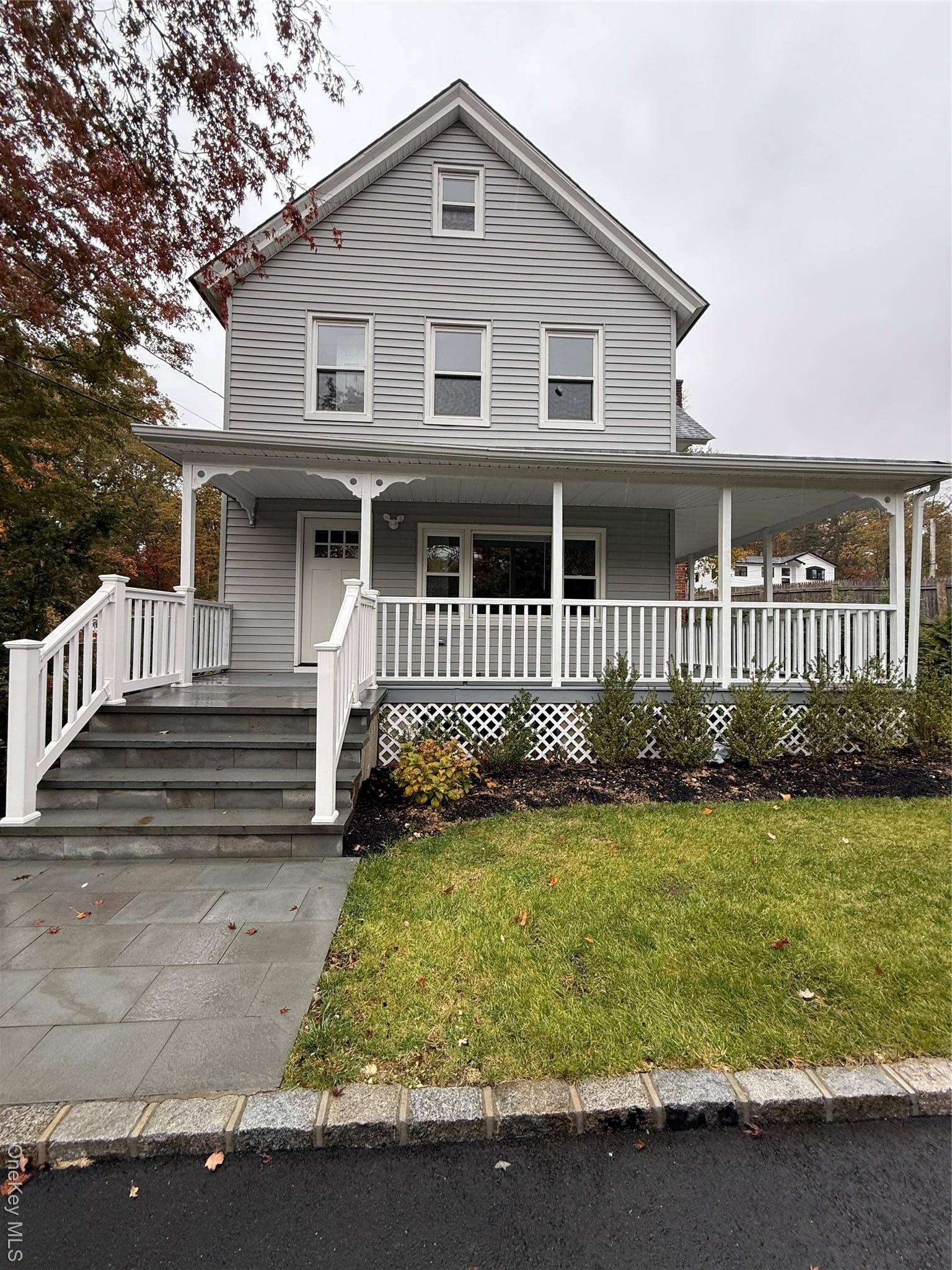 Recently renovated 4 bedroom 2 bath house for rent in Woodbury, NY.