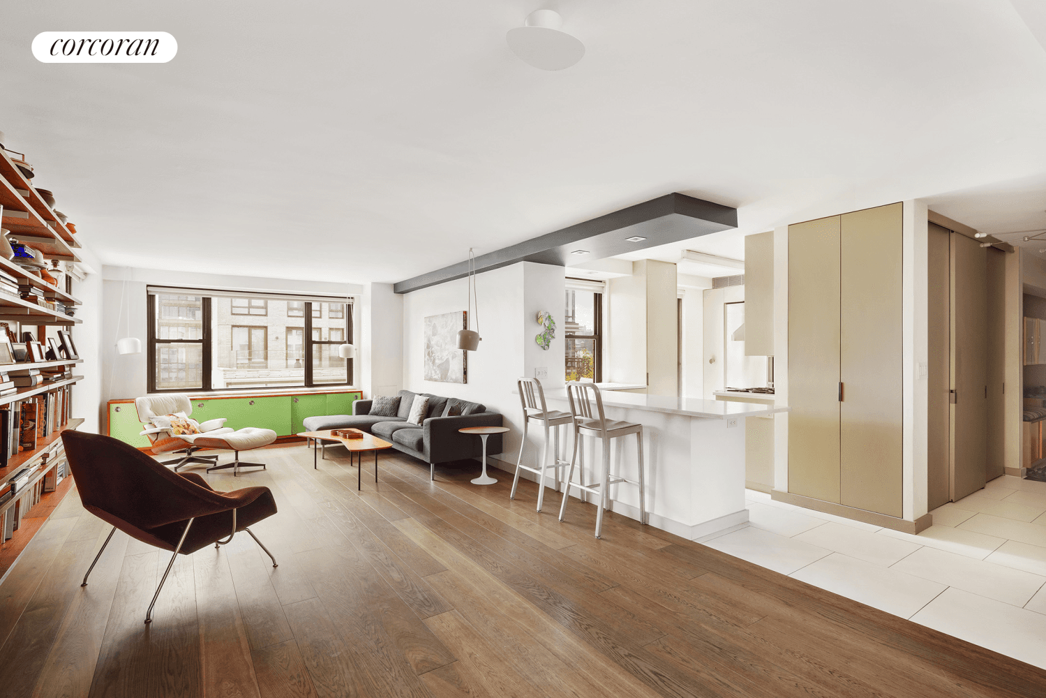 Design lovers and entertaining enthusiasts, your dream home awaits in this exquisite three bedroom, two bathroom combination home featuring meticulously renovated interiors, two spacious terraces and a professional quality kitchen ...