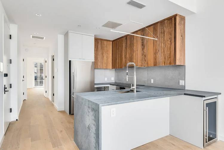 Prime Greenpoint ! 2 bed, 2 bath home offering a balcony, PRIVATE ROOF CABANA and STORAGE UNIT !