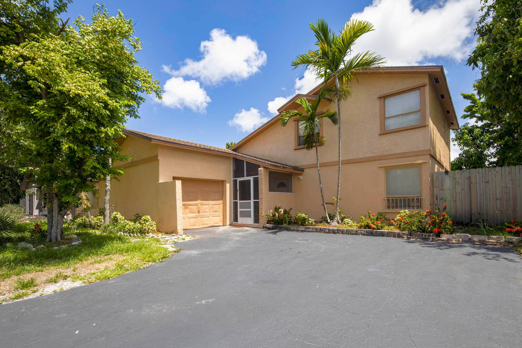 Seller offering a Buydown lower your interest rate by up to 3 in the first year and save thousands on monthly payments !