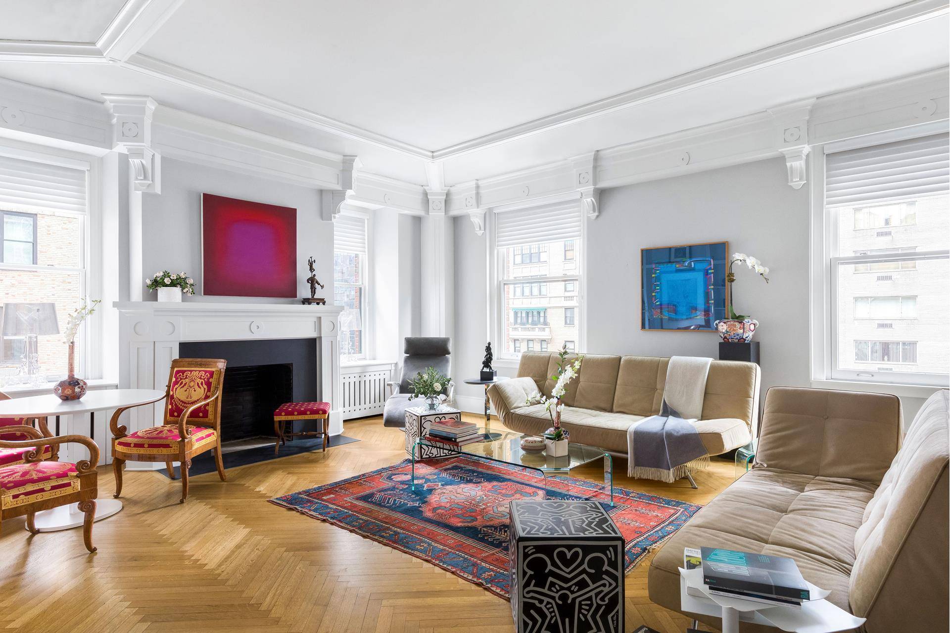 Welcome home to Residence 10C at 470 Park Avenue.