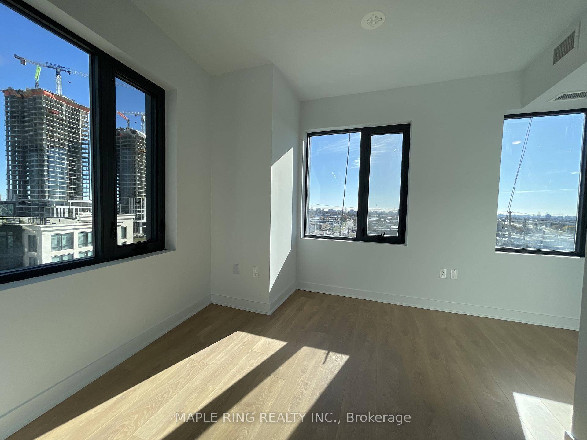 Welcome to CG Tower ! This gorgeous and bright 1 bed 1 bath corner unit is the perfect blend of style and convenience.