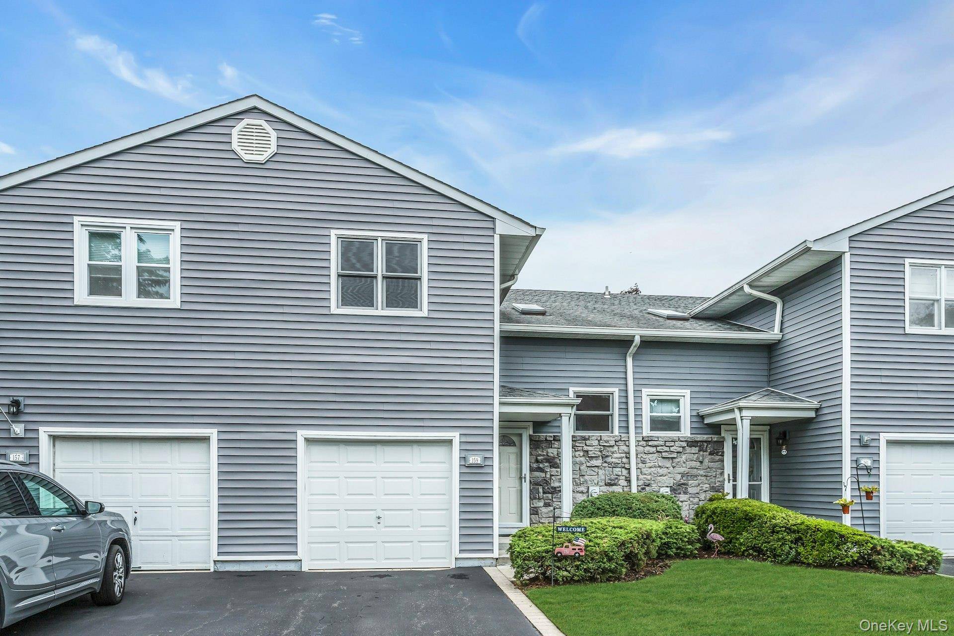 Welcome to this stunning 3 bedroom, 2.