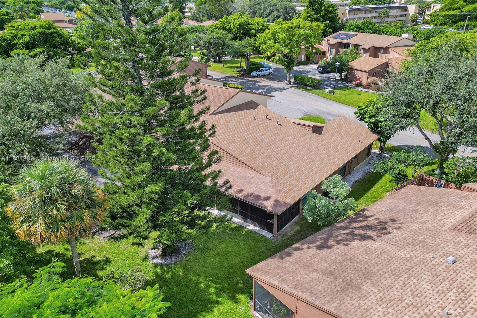 Corner LAKE VIEW home that's cozy amp ; move in ready !