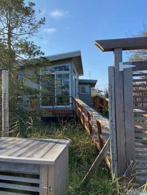 Charming 3 Bedroom, 1. 5 Bath !
