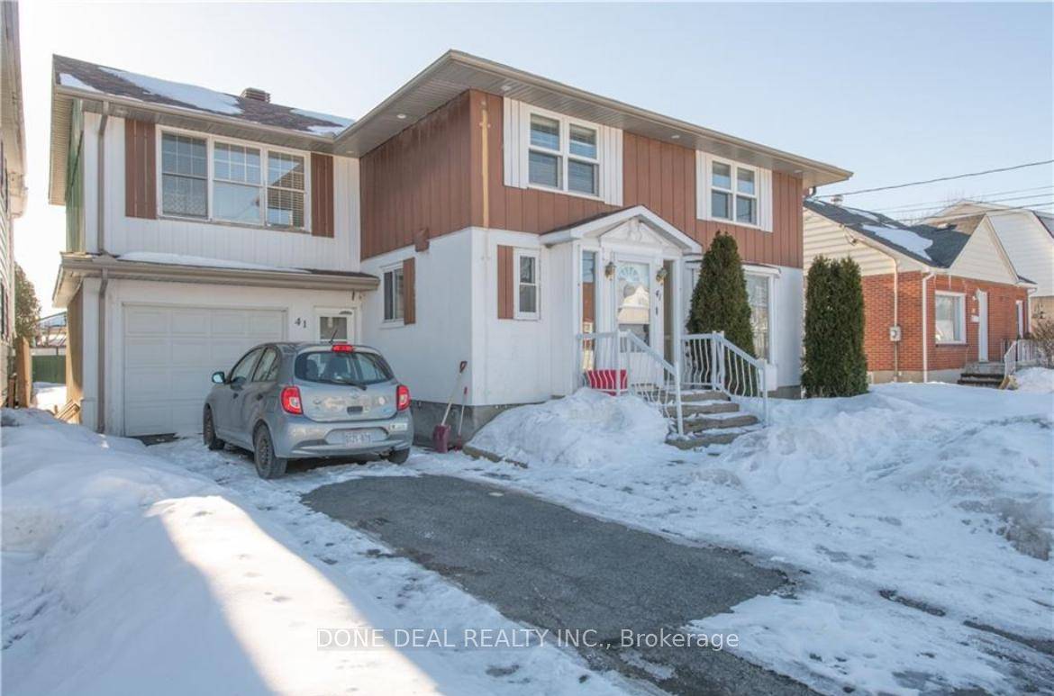 Located in a great Cornwall neighborhood just steps from the St.