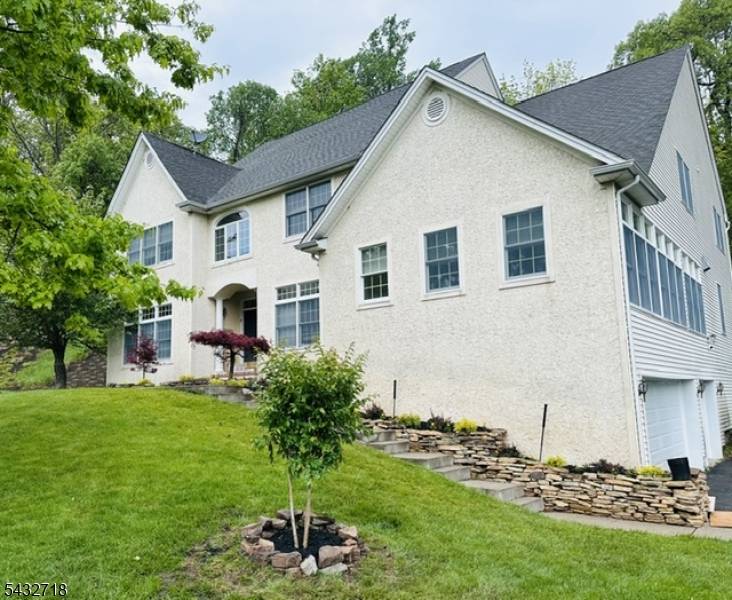 This 6 Bedrooms and 5. 5 Bath Custom home is Located in the Grande at Pleasant dale, this center hall Colonial home offers a dramatic two story entry foyer, Great ...