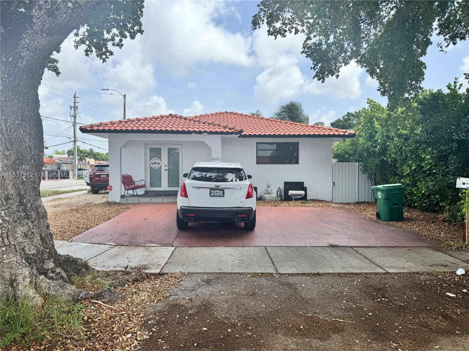 Excellent income producing property located in one of the best areas of Miami !