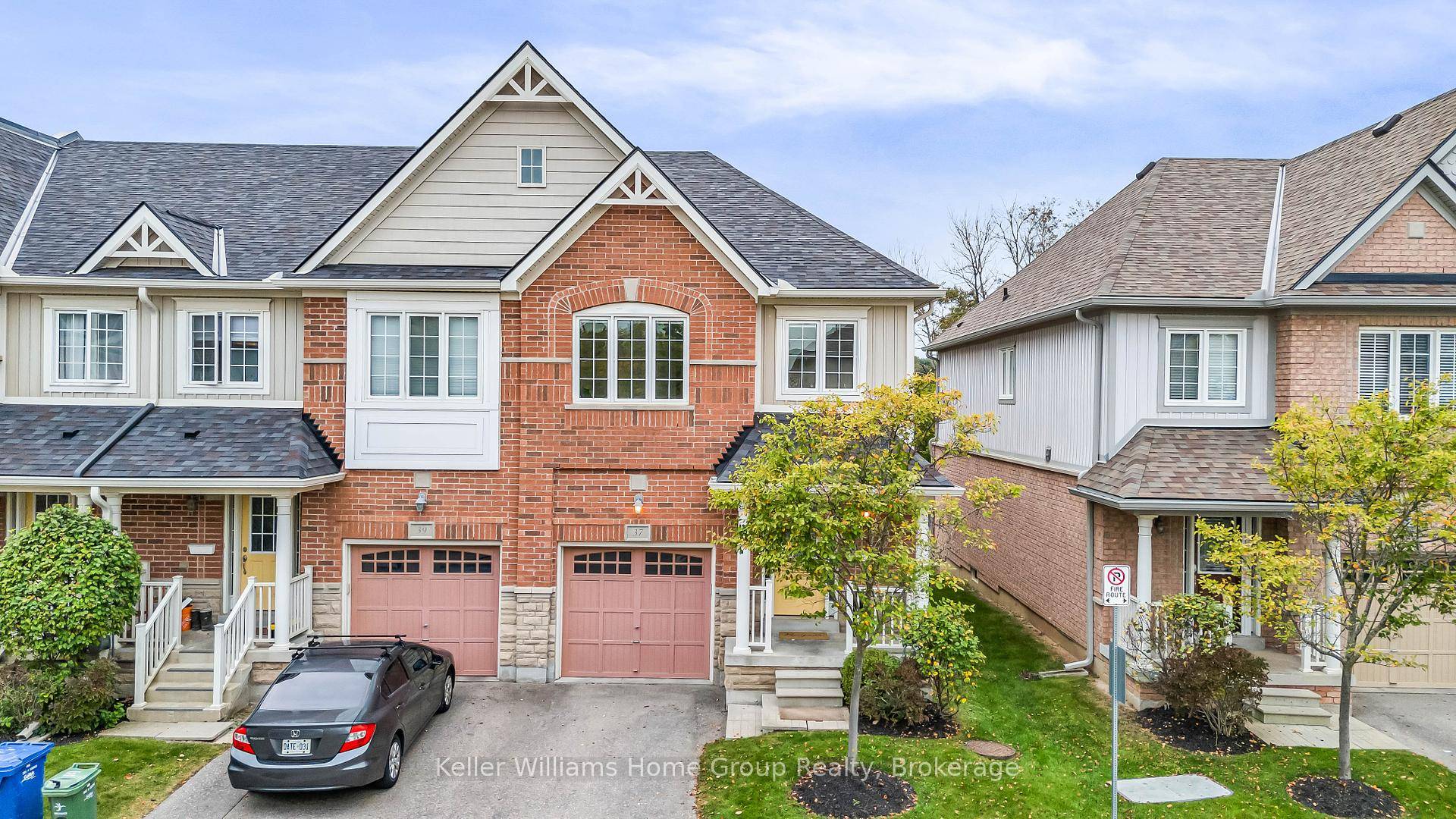 Spacious 3 Bed, 3 Bath End Unit Townhome in Desirable South End North Manor Estates.