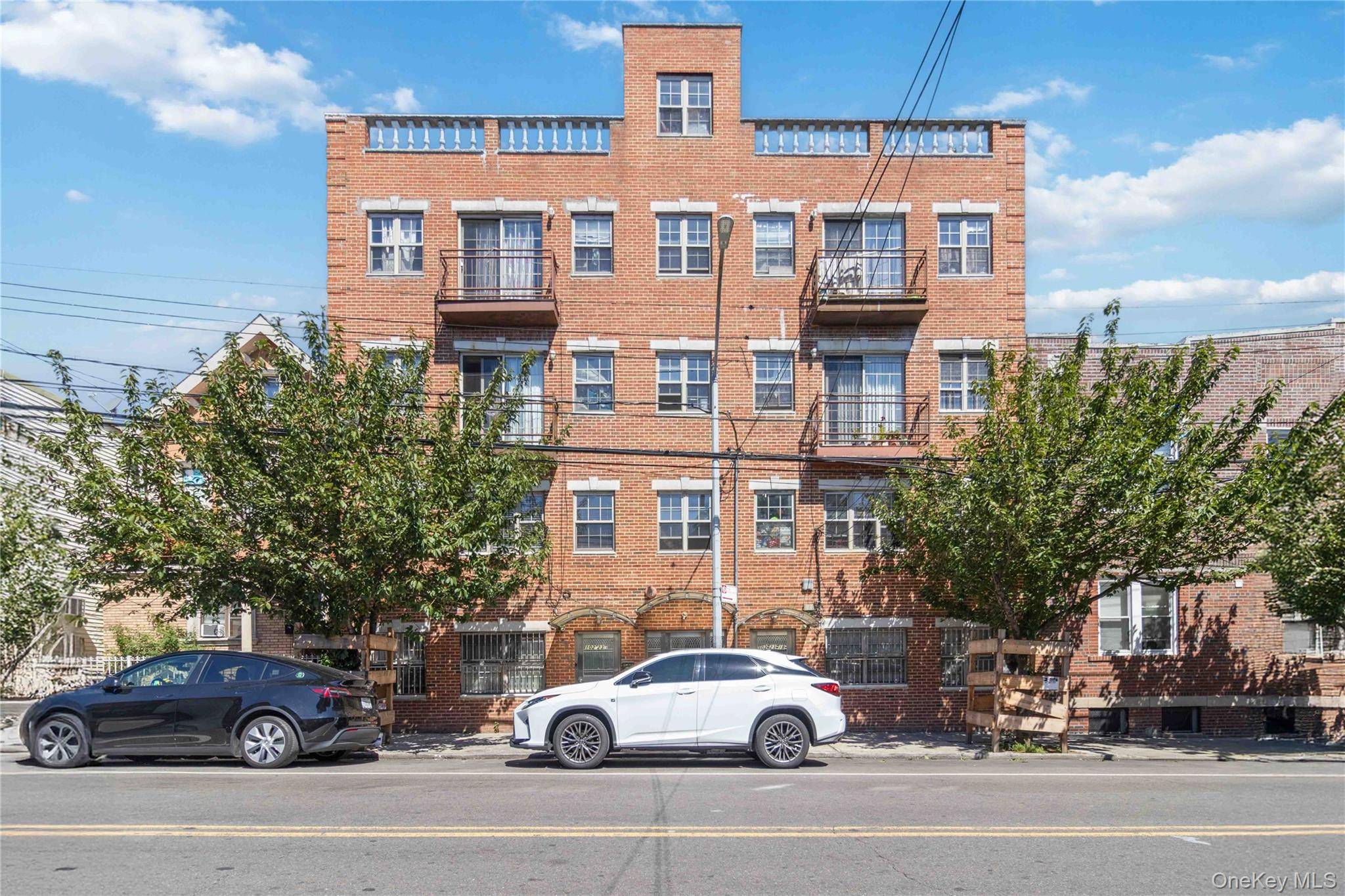 This is a fantastic opportunity to own a modern condo in a sought after location.