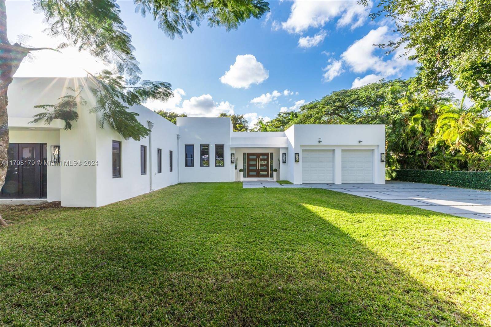 Introducing a Stunning Home in Coral Gables.