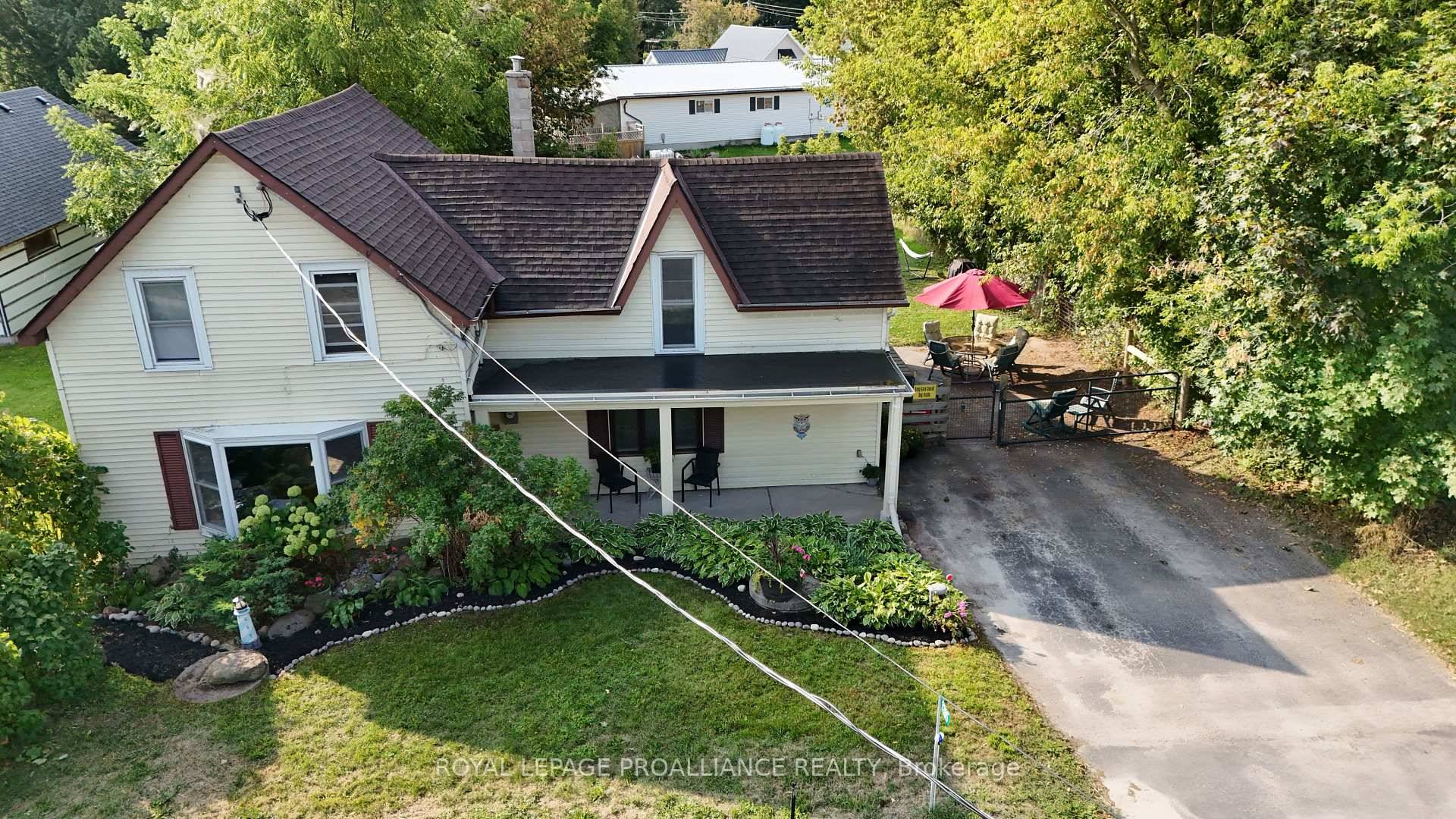 Begin your next chapter in this charming 3 bedroom, 1 bath home.