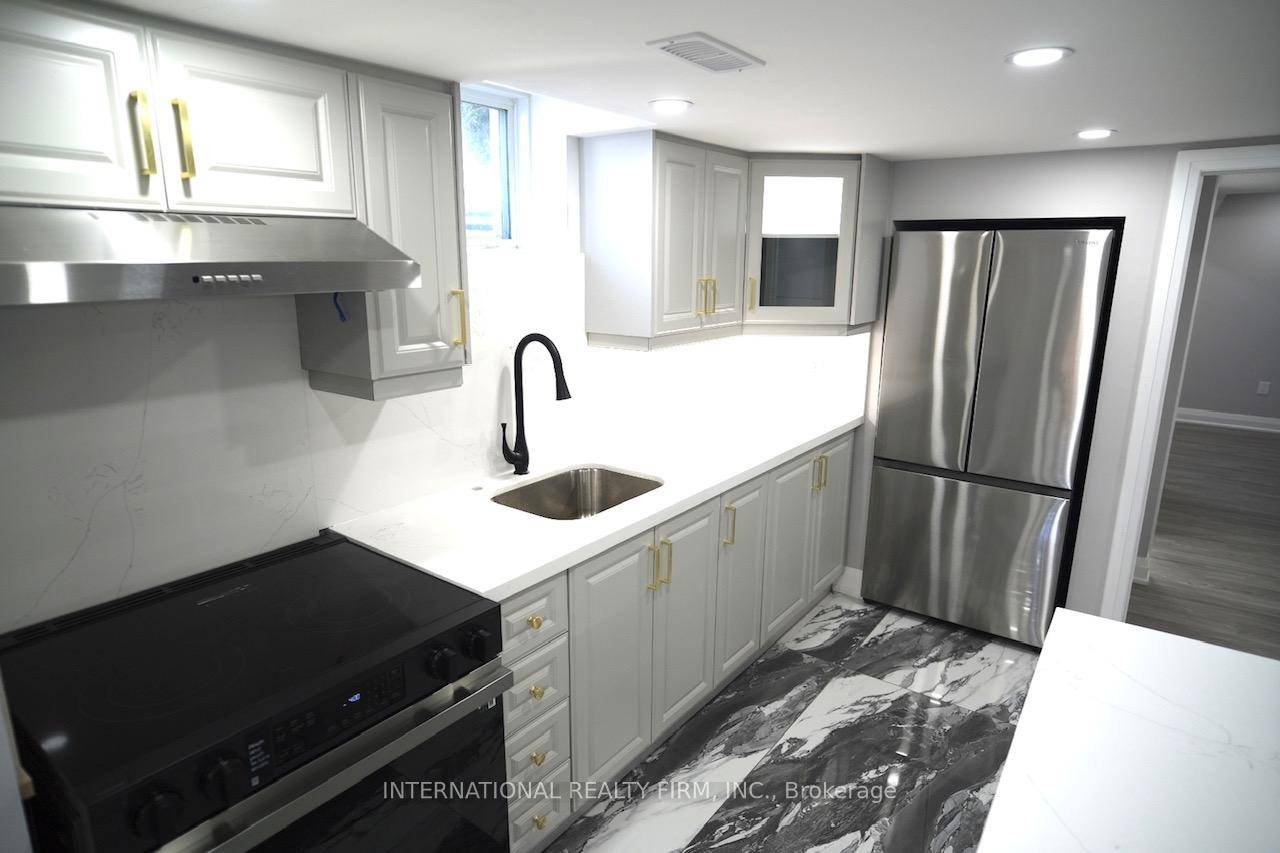 Brand new walk out basement for rent in Thorold, located close to Niagara Falls, Brock University and College.