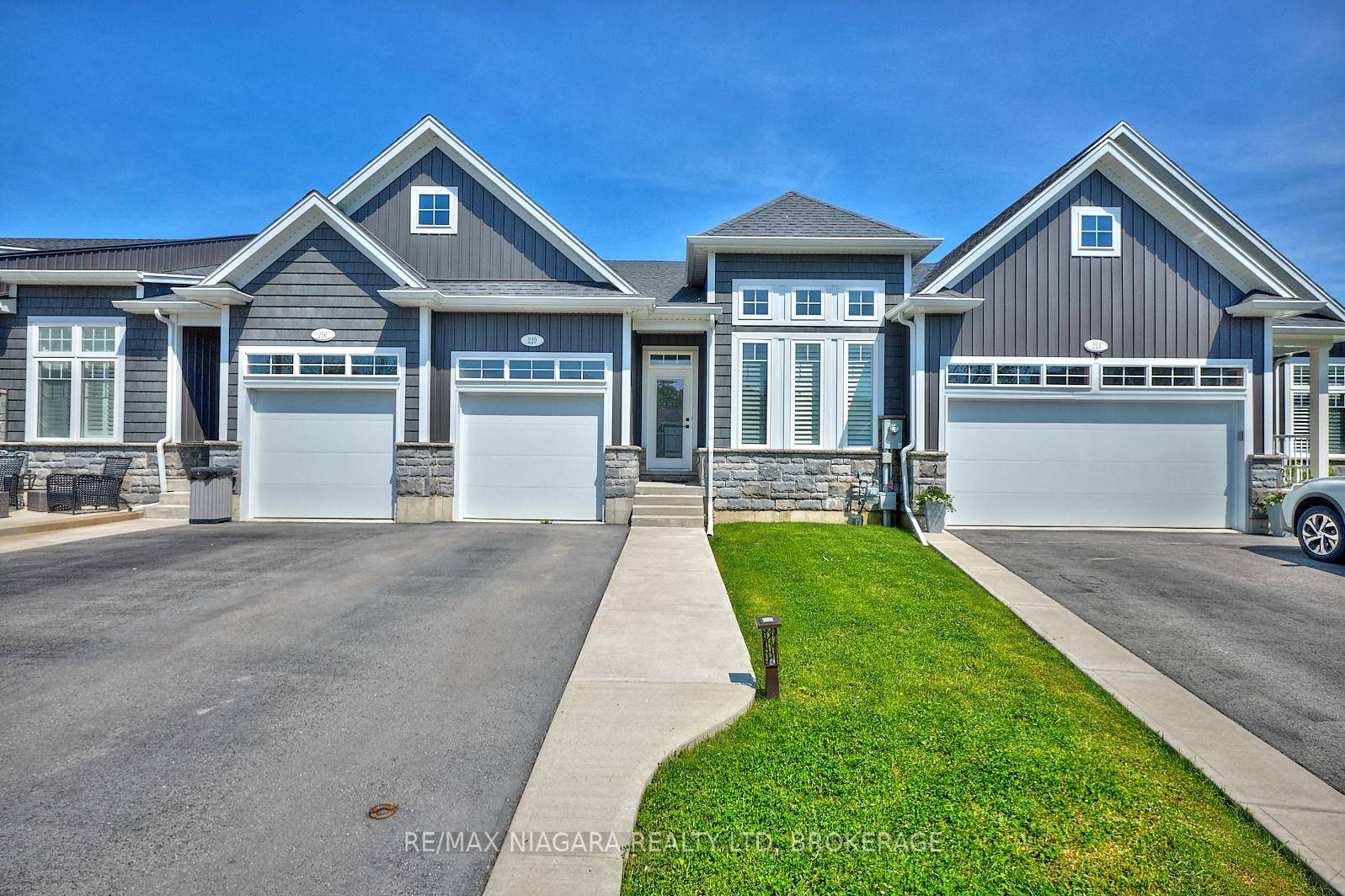 This luxurious freehold bungalow townhome is the perfect way to downsize without compromising on space.