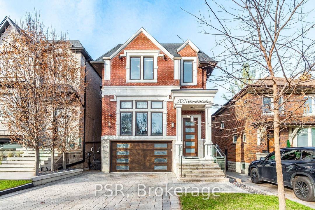 Stunning Builder's Own Residence In Lawrence Park North.