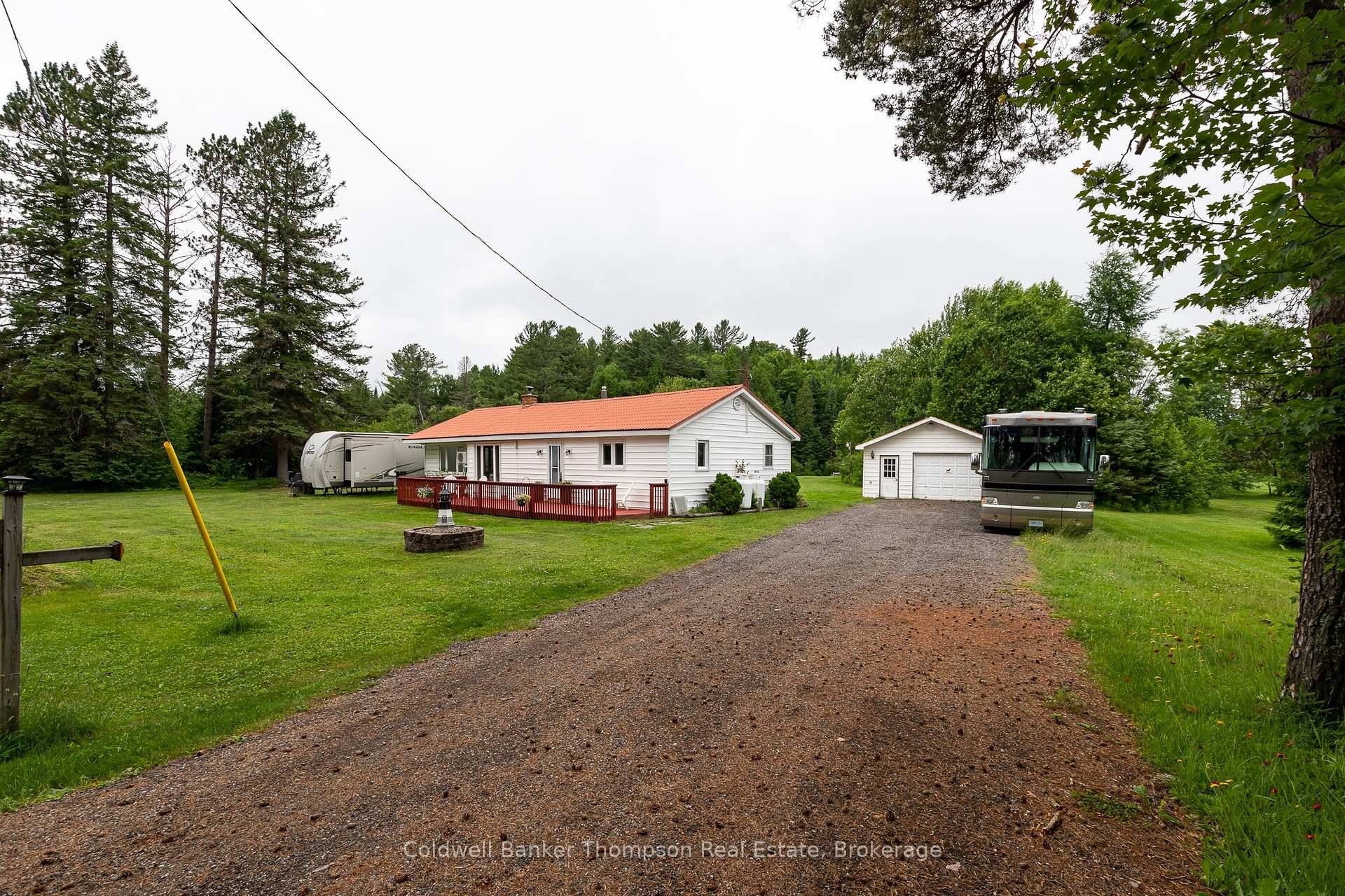Set in the welcoming community of Ilfracombe, this charming bungalow offers relaxed rural living with the bonus of waterfront access.