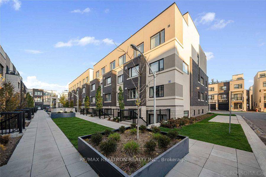 Great Location, Great Value, Beautiful amp ; Bright Stacked Townhouse In Desirable Lasalle Neighbourhood of Burlington, Steps To Aldershotgo amp ; Quick Access To Hwy 403, 407 amp ; Qew.