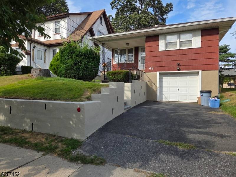 BEAUTIFUL 3 BR 1. 5 BATH RANCH HOME.