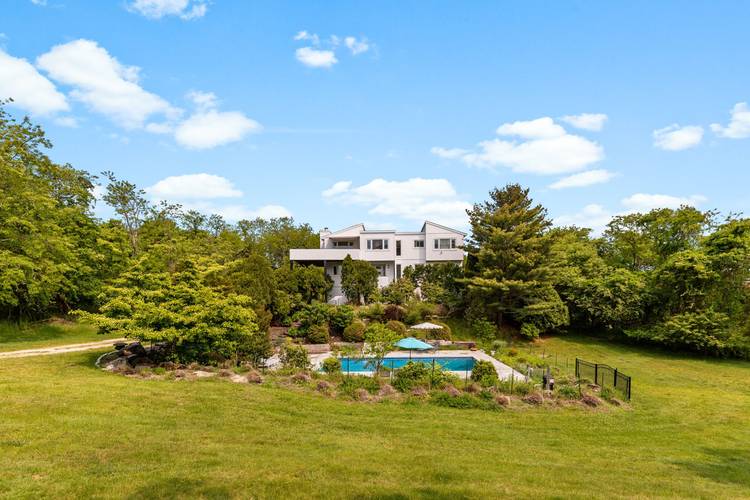 Nice and Easy Summer Rental in Shinnecock Hills