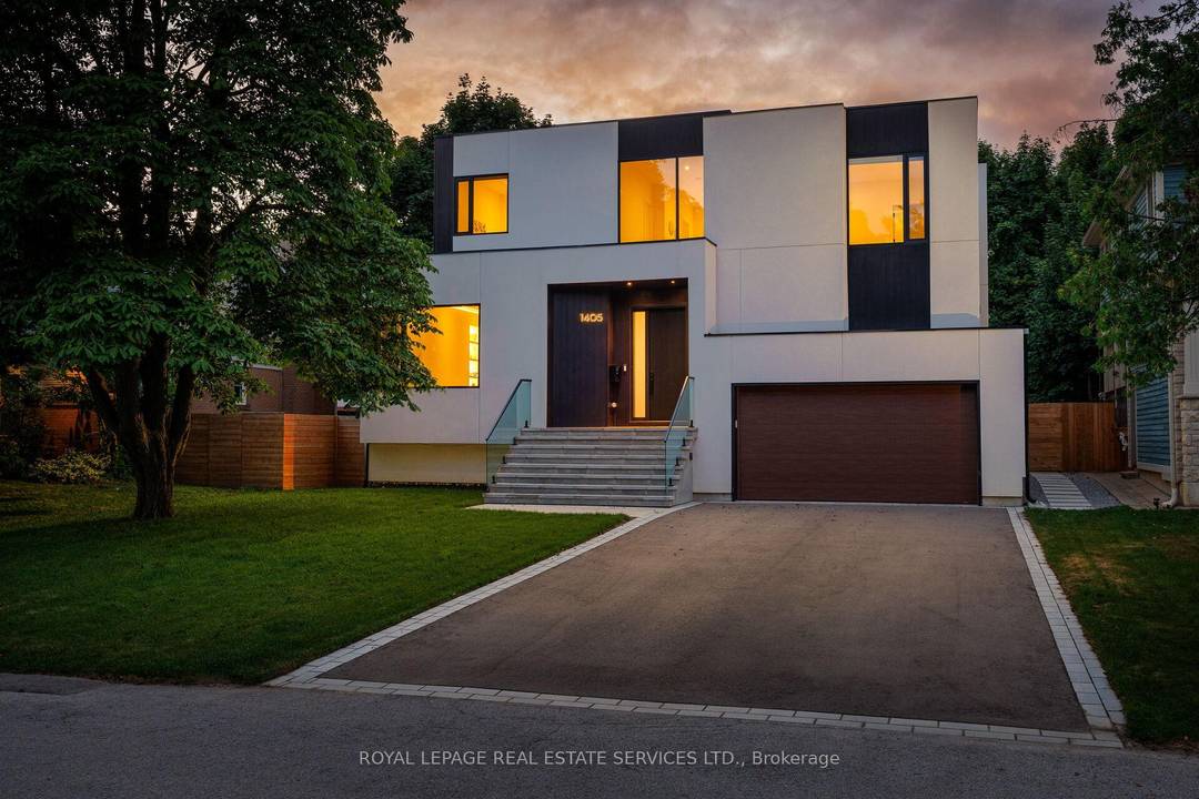 Exquisite modern house with blends of form, light, and emotion.