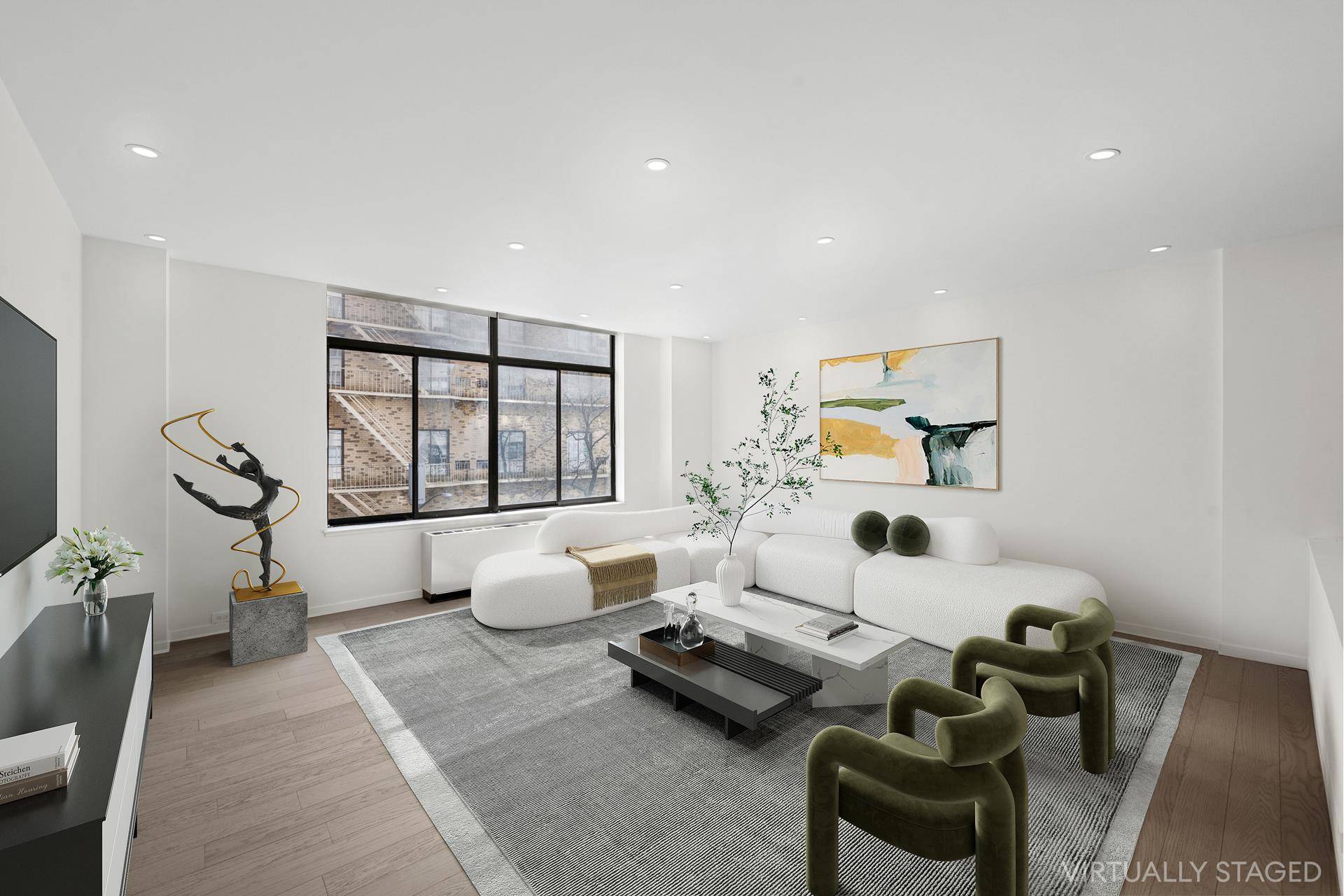Beautifully renovated, new development quality, 4 bedroom, 3.