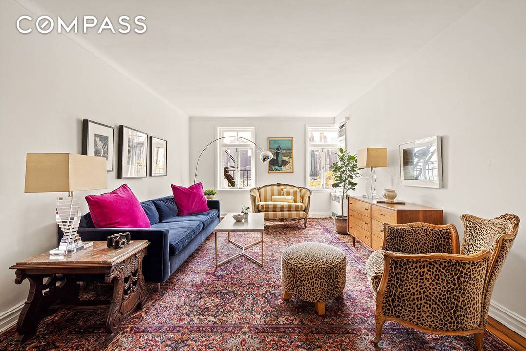 Very few places can offer you the profound connection to New York City like 73 Columbia Heights C 1 in Brooklyn Heights.
