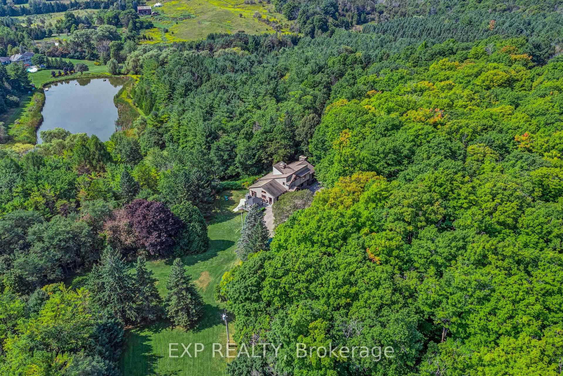 Discover an unparalleled hilltop estate bordering Newmarket, offering a rare blend of seclusion and accessibility.