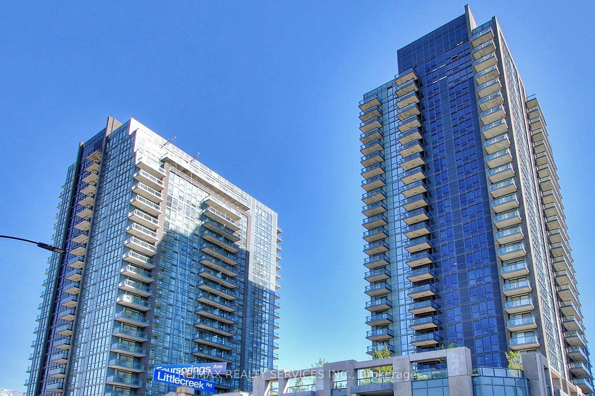 Stunning 1 Bedroom Den Suite At Amber Condos !