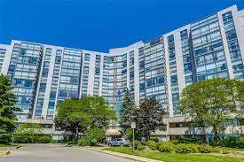 Welcome to this bright and functional living space featuring two bedrooms plus a spacious solarium ideal as a sitting area, home office, or additional dining space.