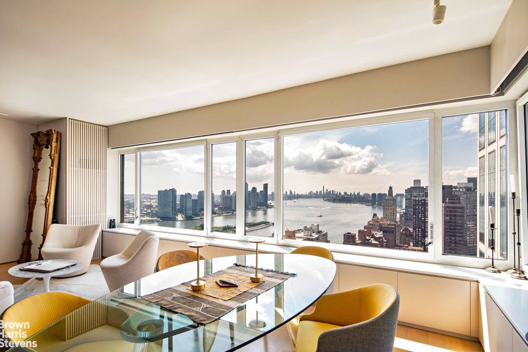 This rarely available high floor south facing one bedroom in The Sovereign has been meticulously renovated.