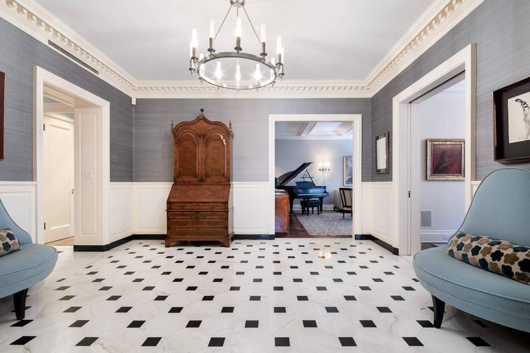 Move into this bright 8 Room classic beauty located at the corner of 81st St and Park Avenue with tree top views.