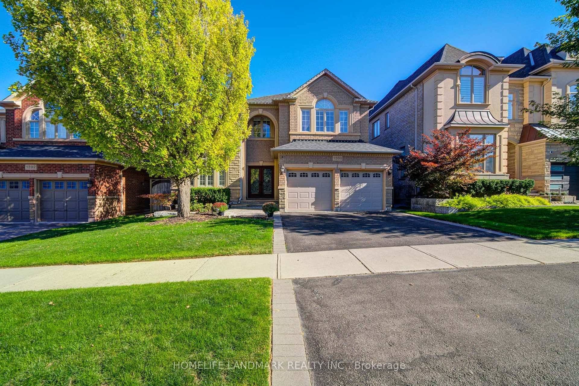This stunning Spectacular Joshua Creek Fernbrook Home offers over 5, 000 sq.