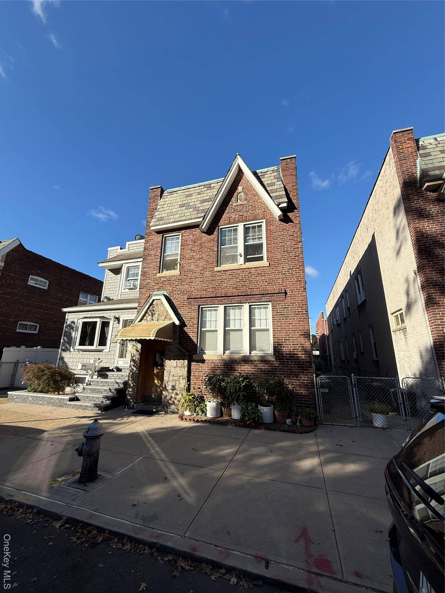 Beautiful investment building in Glendale.