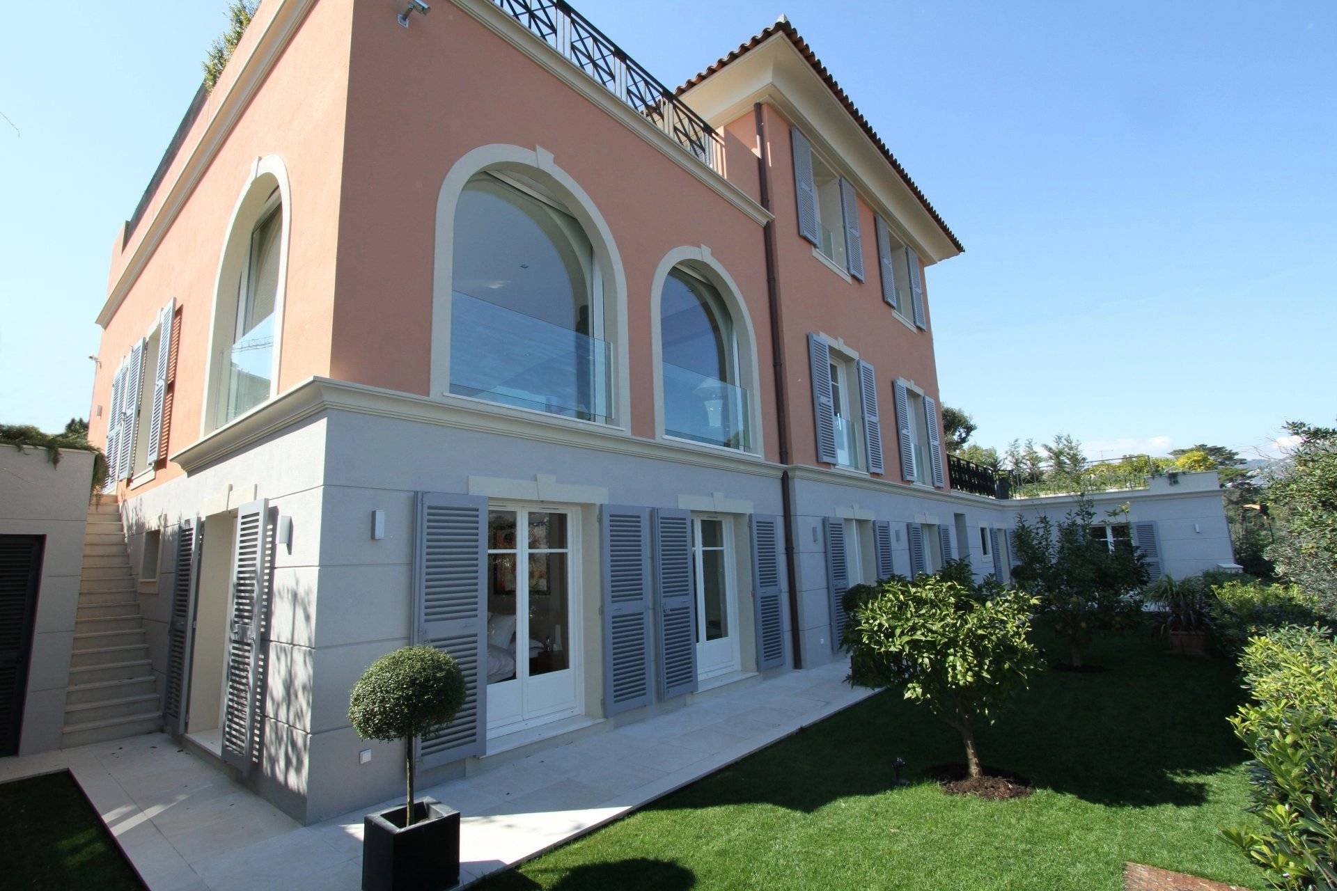 Spledid villa of aprox. 650 sqm