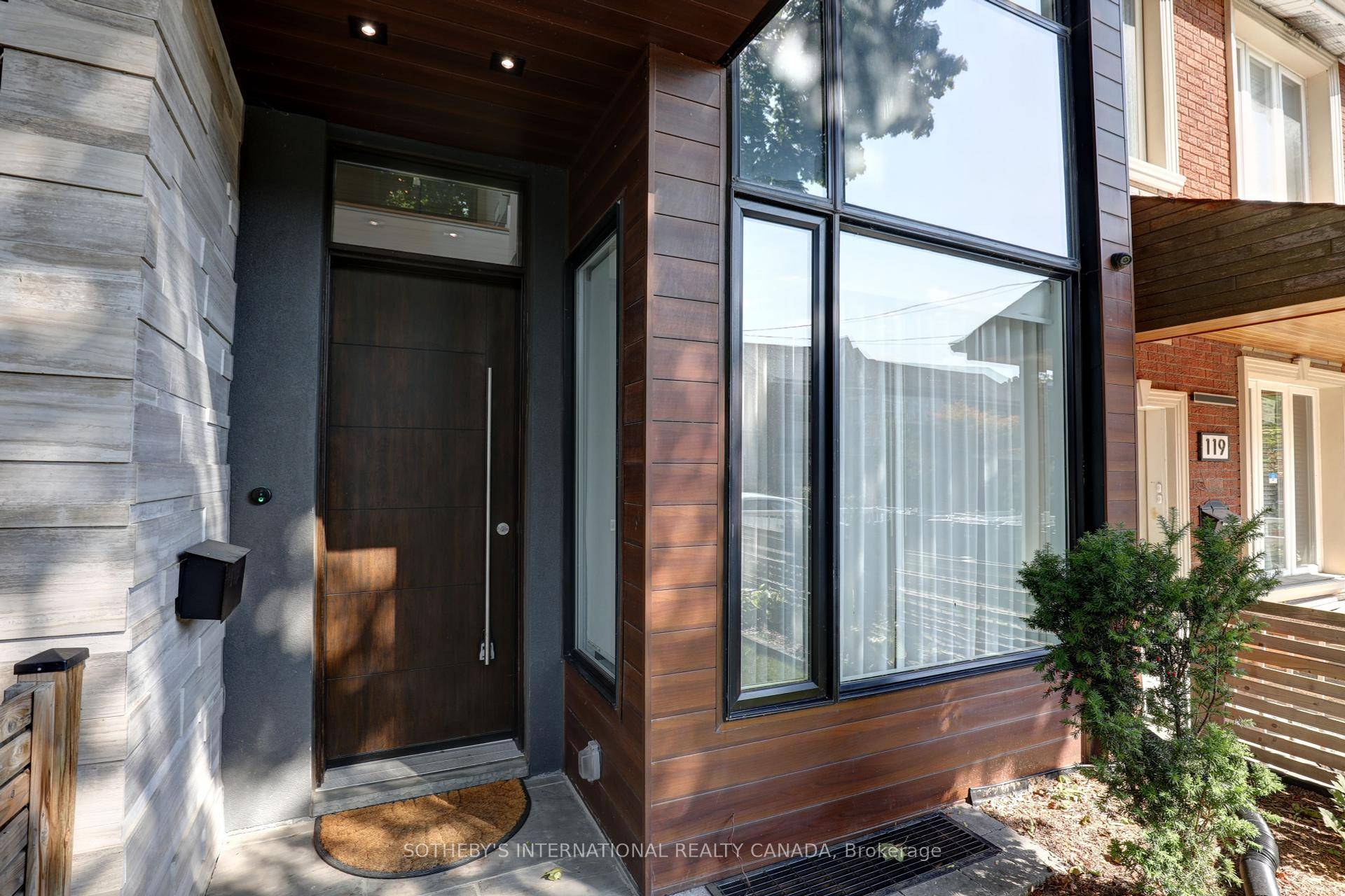 Welcome to your dream home in one of Toronto's most sought after neighbourhoods Trinity Bellwood's in vibrant Queen West.